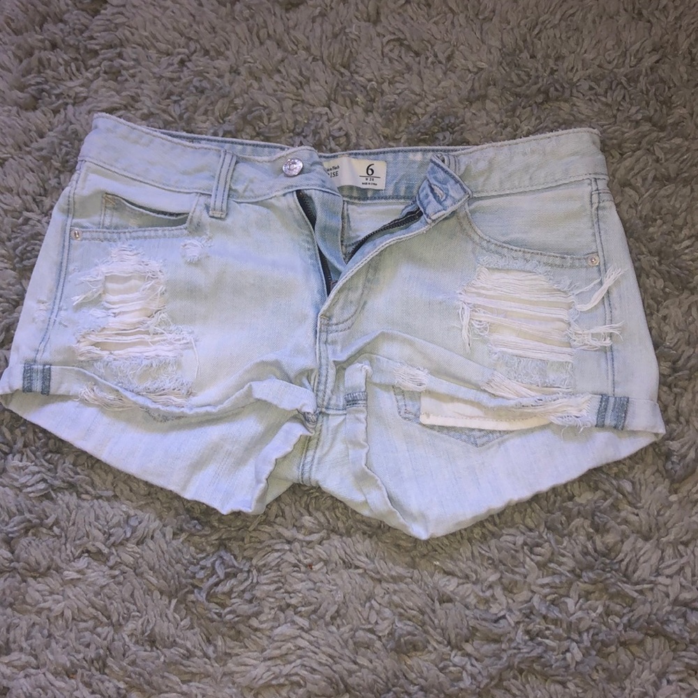 ABERCROMBIE & FITCH LOW RISE SHORTS